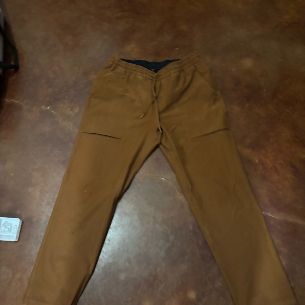 lululemon athletica Men's Tan Cargo Pants